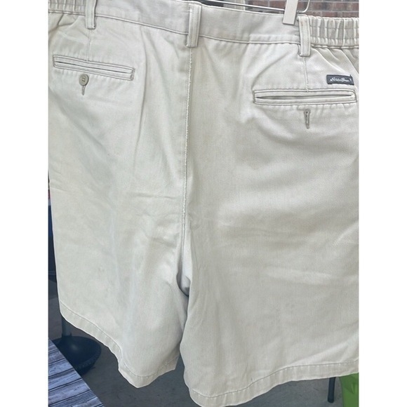 Eddie Bauer Shorts Mens 40 Beige Tan Chino Cotton Casual Pocket Outdoors Mens - Picture 1 of 7